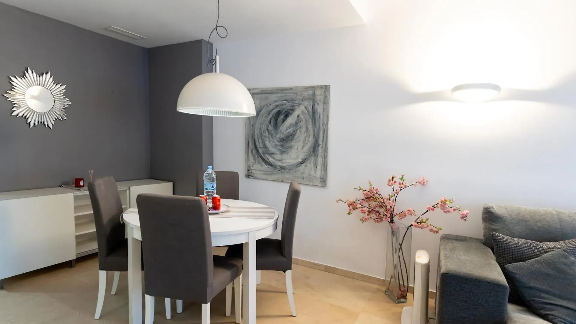 Comfy Downtown + Private Terrace Apartment Barcelona