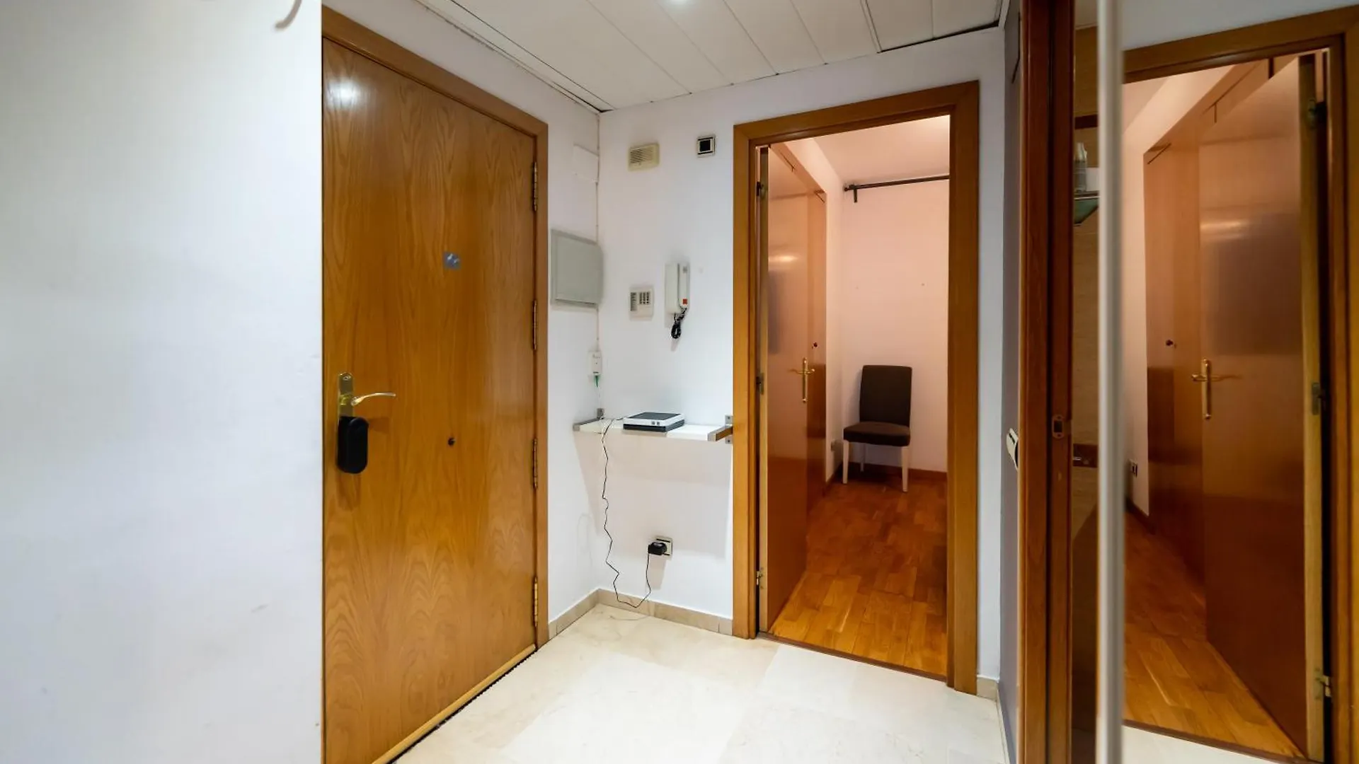 Comfy Downtown + Private Terrace Apartment Barcelona