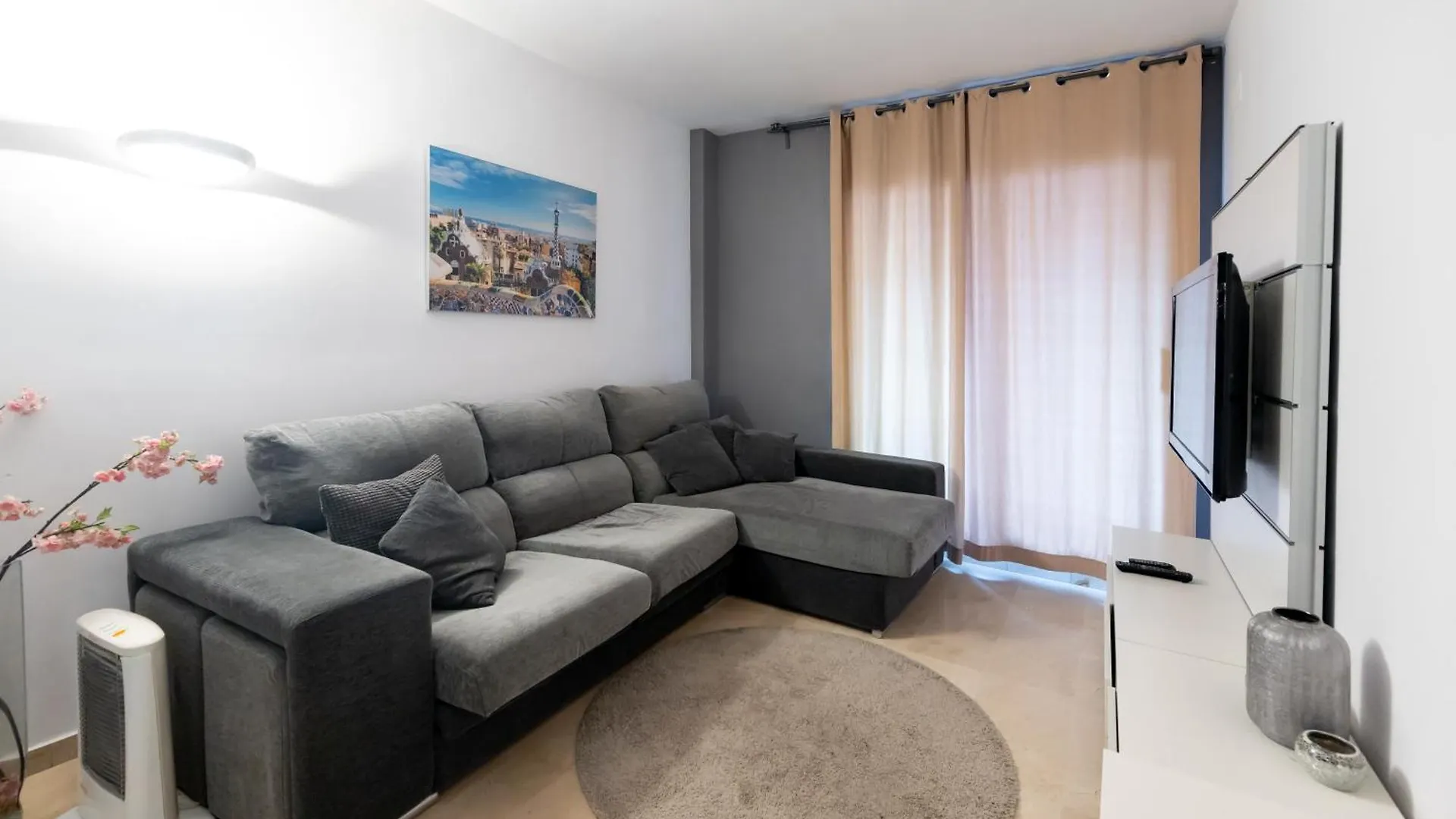 Comfy Downtown + Private Terrace Apartment Barcelona