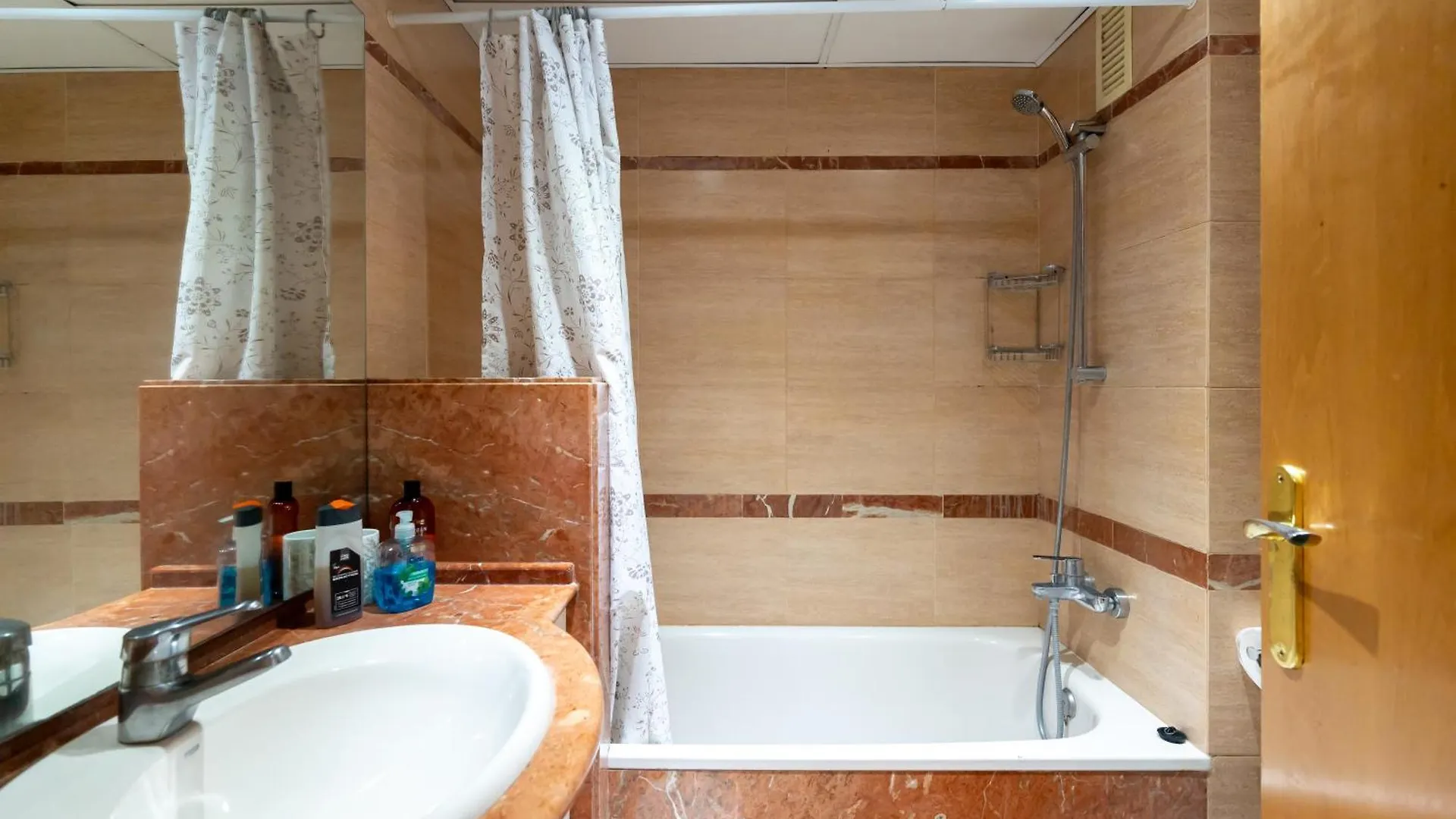 Comfy Downtown + Private Terrace Apartment Barcelona Spain